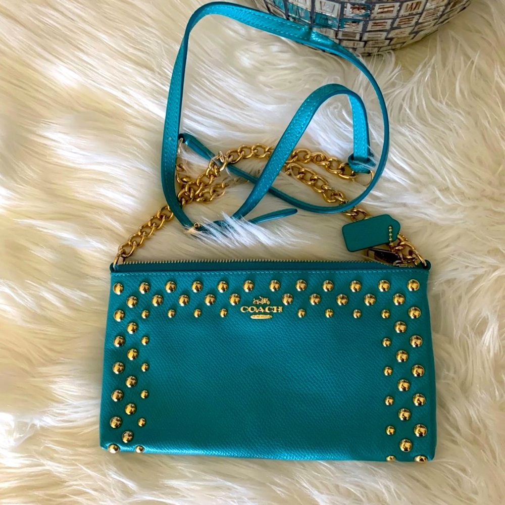 COACH Studded Cross Grain
Leather Quinn Crossbody F53140
Cadet Blue